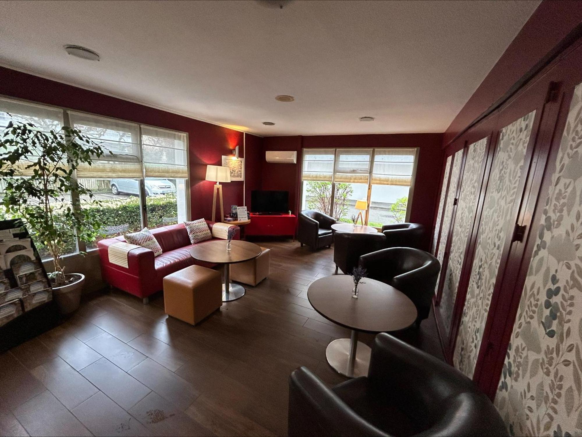 Hotel Campanile Montelimar Nord - A7 Sortie 17 Les Tourrettes Exteriér fotografie